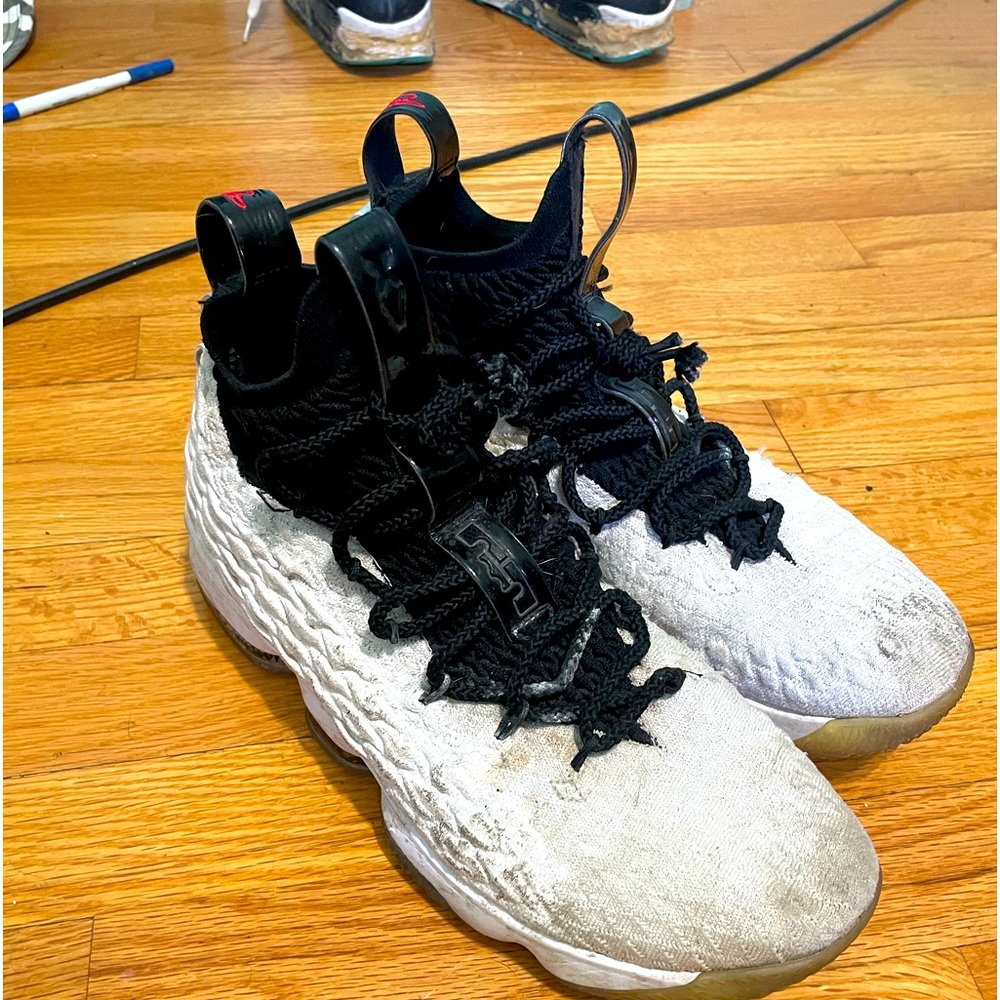 Mens lebron basketball sneakers! 5-10 condition!